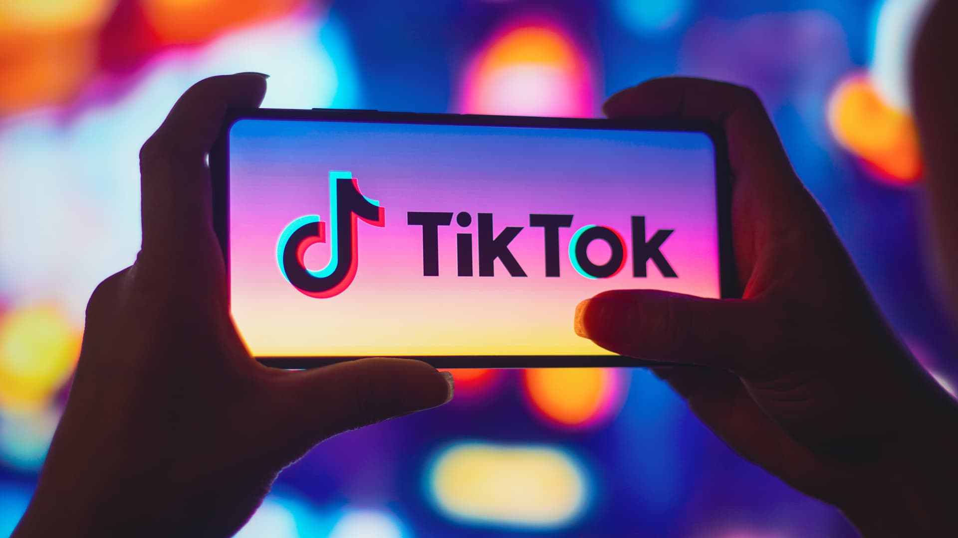 Kantar Ibope aponta TikTok como principal concorrente da Netflix no Brasil