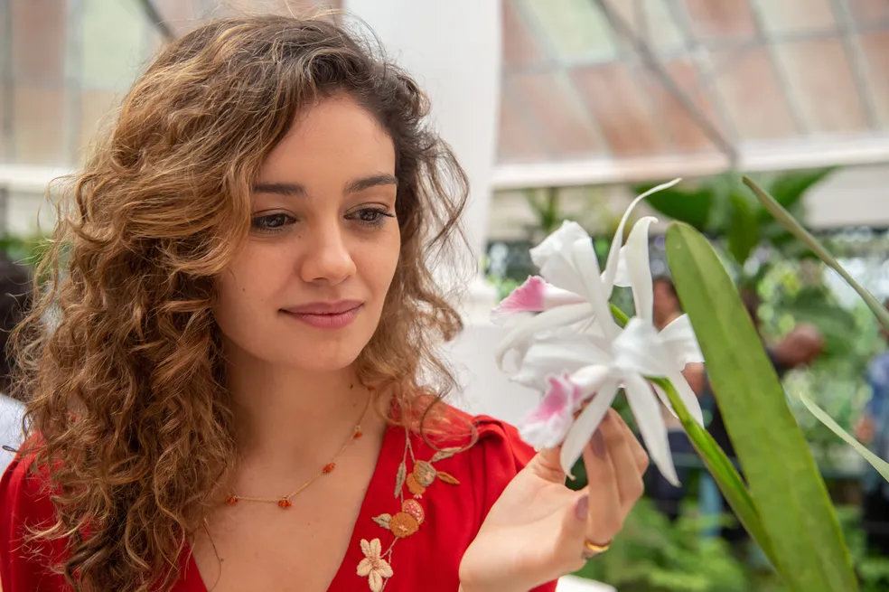 Globo aposta em “Todas as Flores” para barrar nova temporada de “A Fazenda”